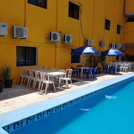 Hotel Arcos Del Parque Акаюкан Экстерьер фото