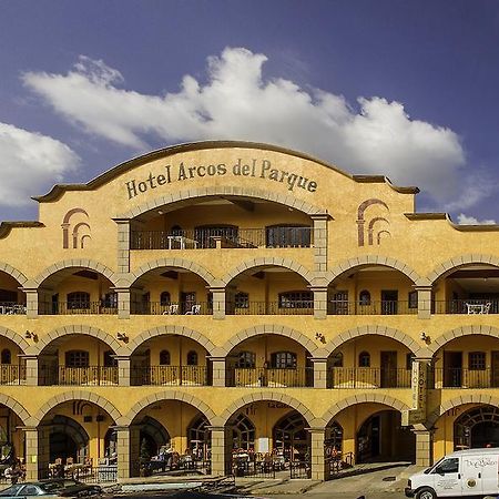 Hotel Arcos Del Parque Акаюкан Экстерьер фото