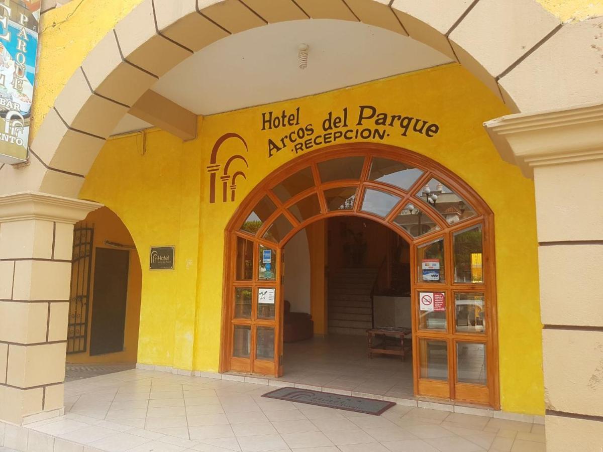 Hotel Arcos Del Parque Акаюкан Экстерьер фото