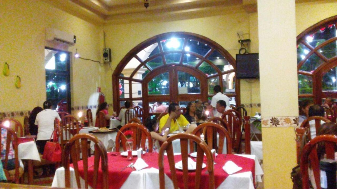 Hotel Arcos Del Parque Акаюкан Экстерьер фото